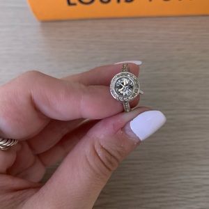 Swarovski crystal ring with halo. Size 6